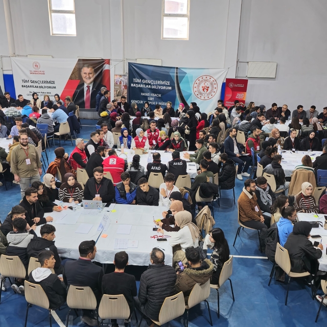 Siirt'te "Gençlik Politika Belgesi Vizyon Çalıştayı" düzenlendi