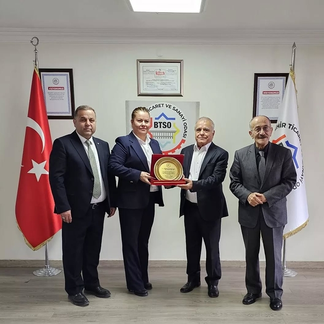 Beyşehir'in vergi rekortmenlerine plaket verildi