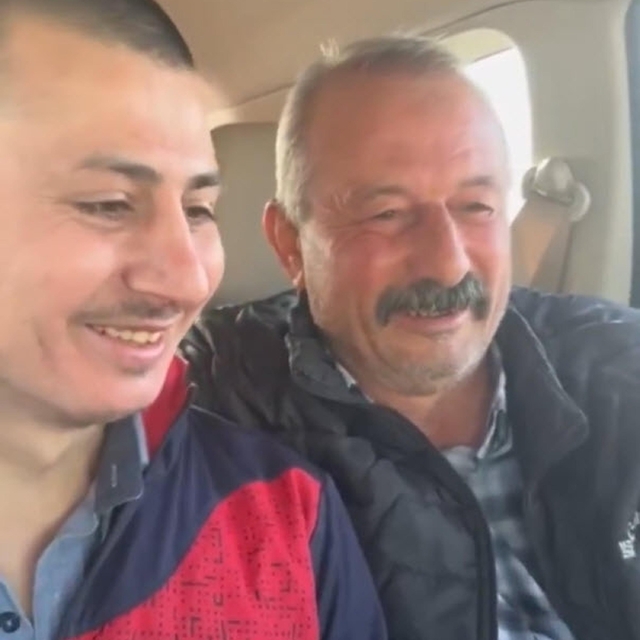 Suriye'de 14 ay tutuklu kalan Engin, memleketi Manisa'ya dönüş yolunda