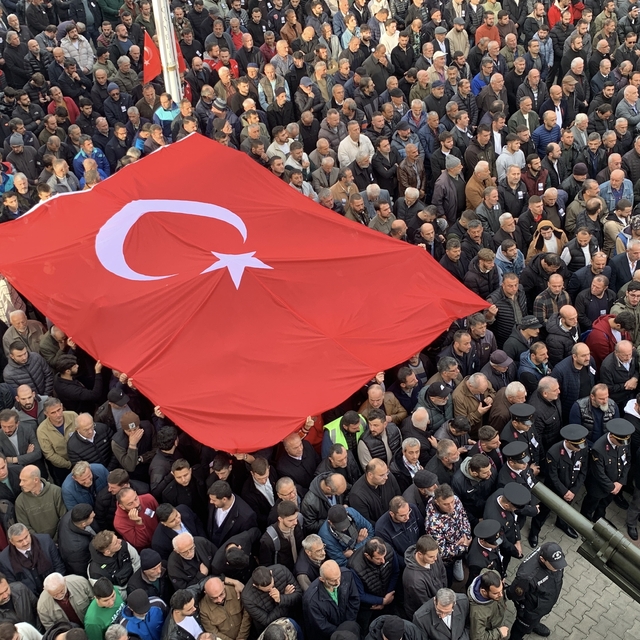 Şehit Teğmen Kalyoncu'nun cenazesi, Rize'de toprağa verildi (2)