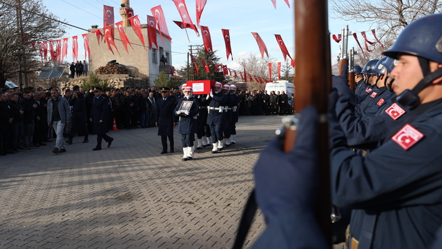 Şehit Astsubay Kıdemli Çavuş Hüseyin İpek Nevşehir'de son yolculuğuna uğurlandı