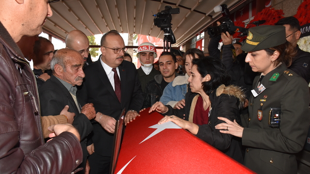 Isparta'da helikopter kazasında şehit olan Teğmen Dut, Aydın'da son yolculuğuna uğurlandı