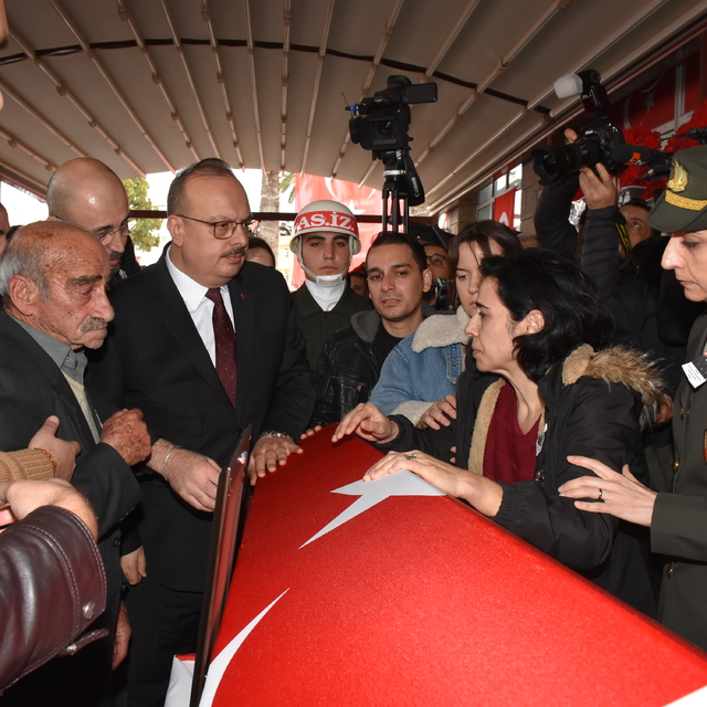 Isparta'da helikopter kazasında şehit olan Teğmen Dut, Aydın'da son yolculu...