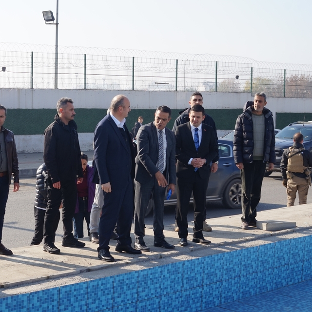 Batman Valisi Canalp Özgürlük Bulvarı'ndaki yenileme çalışmalarını denetled...