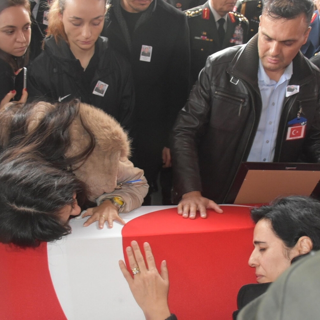 Şehit Teğmen Dut,son yolculuğuna uğurlandı (3)