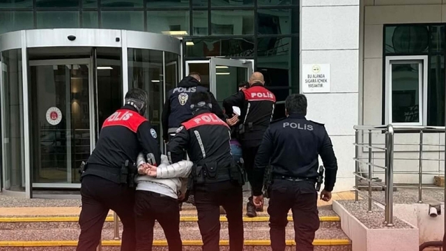 Sosyal medyada şehit polis memuruna hakaret iddiasına 2 gözaltı