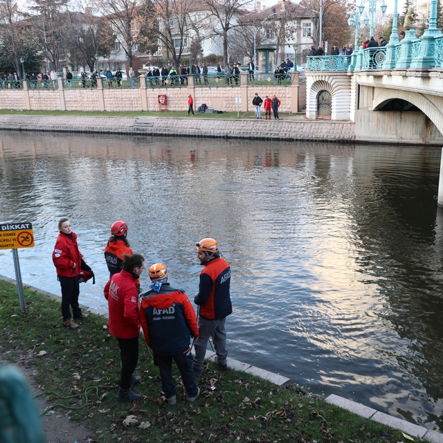 3 gündür kayıp olan Erdal Yıldız, Porsuk Çayı'nda arandı