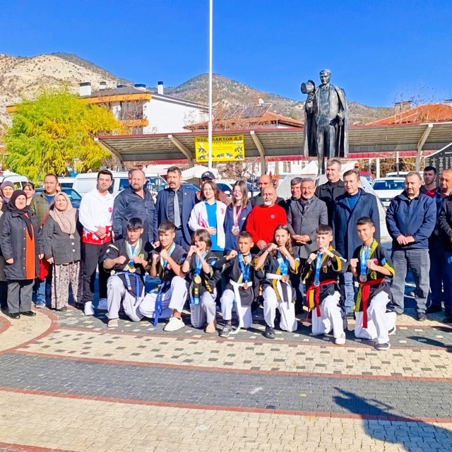 Nallıhan'da Alpagut Turan Savaş Sanatı milli sporcuları törenle karşılandı