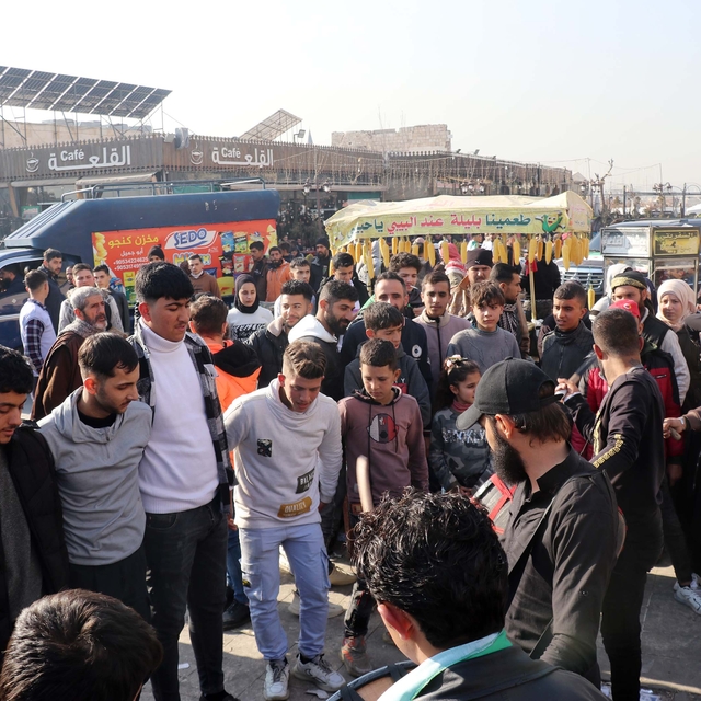Suriyelierin kutlamaları, Halep Kalesi çevresi ve kent meydanında yoğunlaşt...