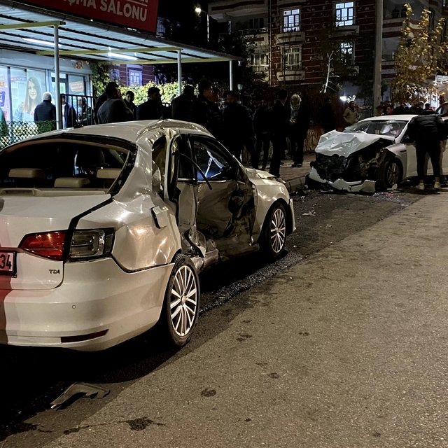 Şanlıurfa'da trafik kazasında 2 kişi yaralandı