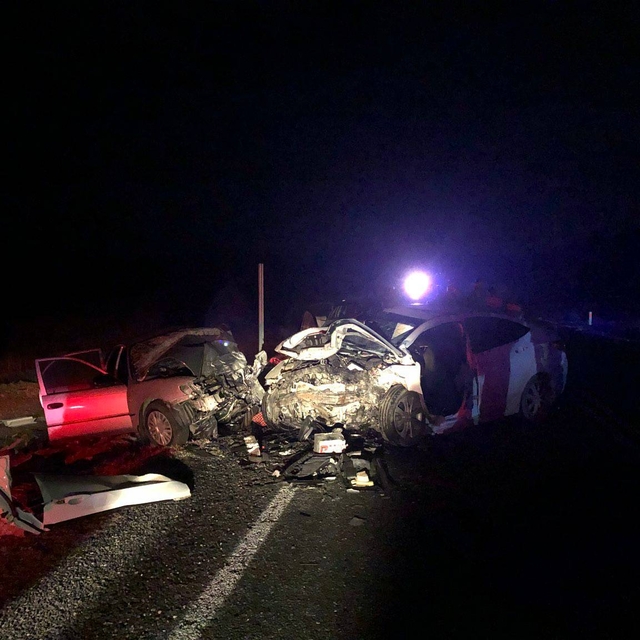 Eskişehir'de iki otomobilin çarpışması sonucu 4 kişi öldü