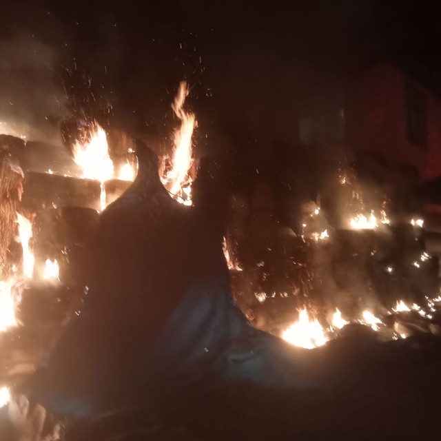 Tokat'ta çıkan yangında 500 balya saman zarar gördü