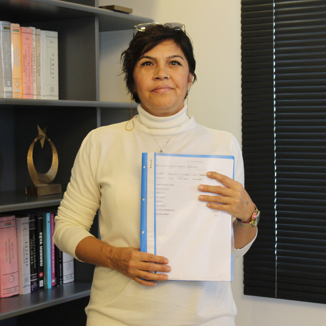 Banka görevlisi gibi davranıp 112 bin lira dolandırdılar