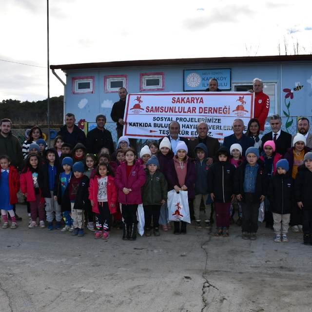 Sakarya Samsunlular Derneğinden kırsal mahallelerdeki öğrencilere giyim yar...