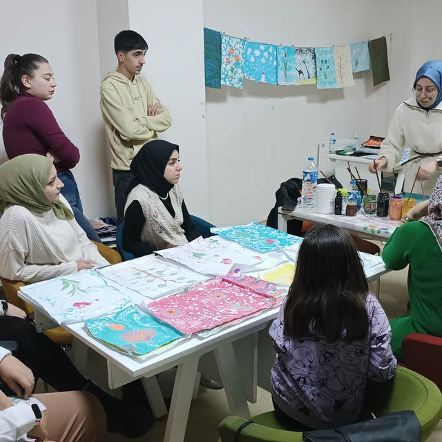 Tatvan'da ebru kursu açıldı