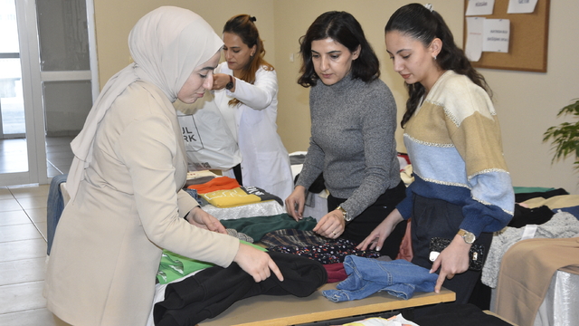 Üniversite yurdunda kalan kız öğrencilerden 'Kardeşimin Dolabı' projesi