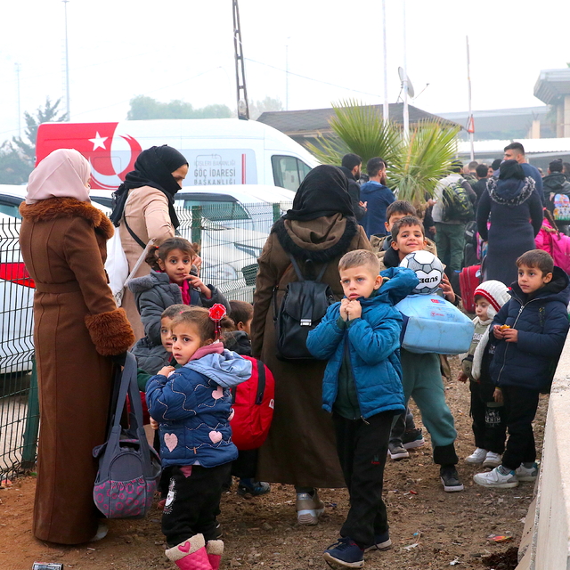 Suriyeliler ülkelerine dönmek için Hatay'daki 3 sınır kapısını kullanıyor
