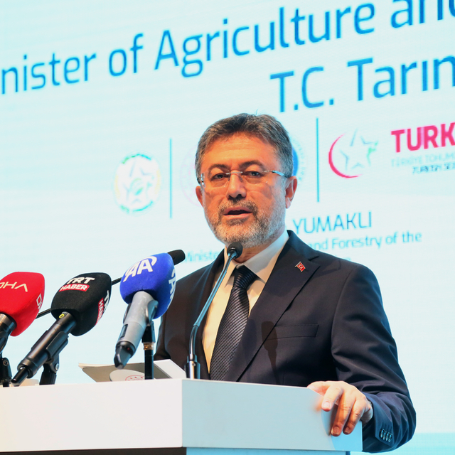 Bakan Yumaklı: İsrail'den bir adet bile tohum almıyoruz