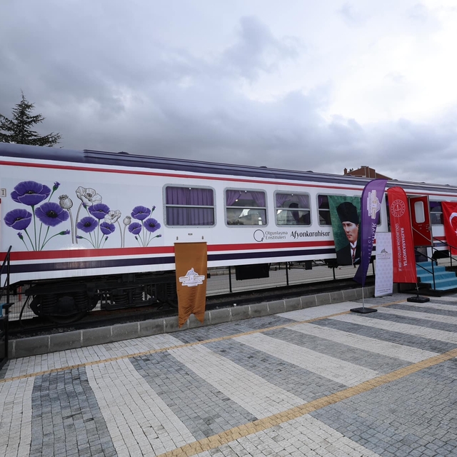 Afyonkarahisar Valisi Yiğitbaşı, kentte bazı açılışlara katıldı