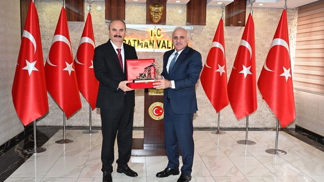 Diyarbakır Valisi Zorluoğlu'ndan Batman Valisi Canalp'a ziyaret