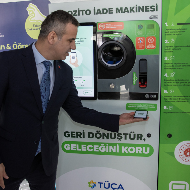 "Çevre Tırı" gençlerde farkındalık oluşturmak için yollarda