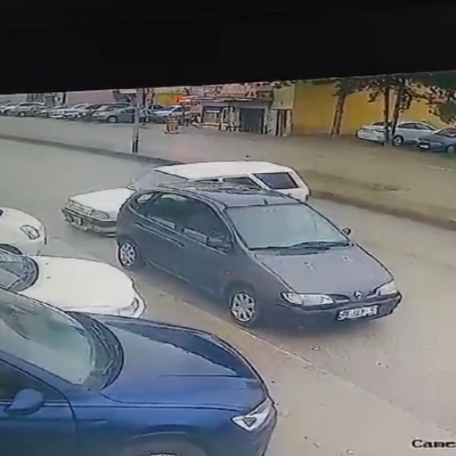 'Dur' ihtarına uymayan sürücü kaçarken kaza yaptı