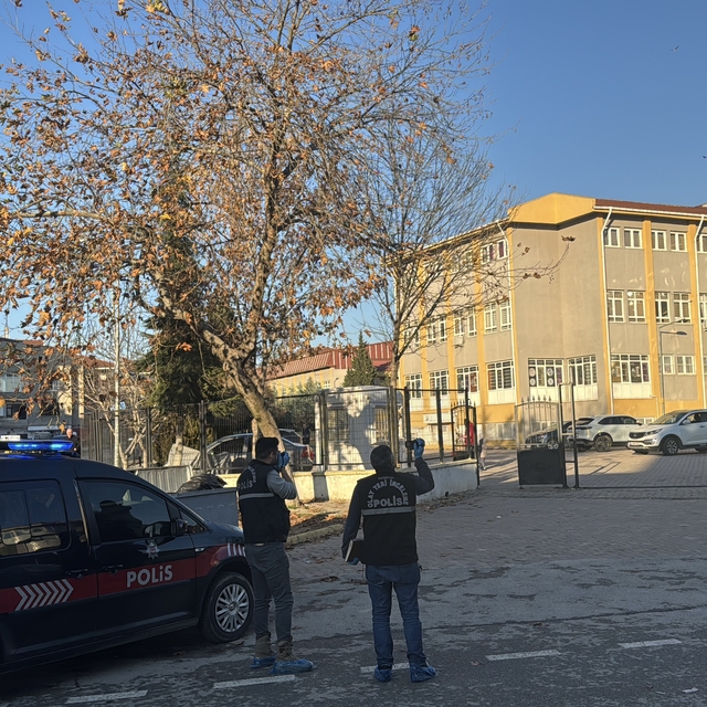 Edirne'de çıkan kavgada lise öğrencisi bıçakla yaralandı