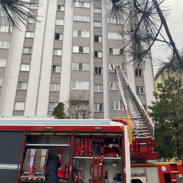 Tekirdağ'da apartman dairesinde çıkan yangın söndürüldü