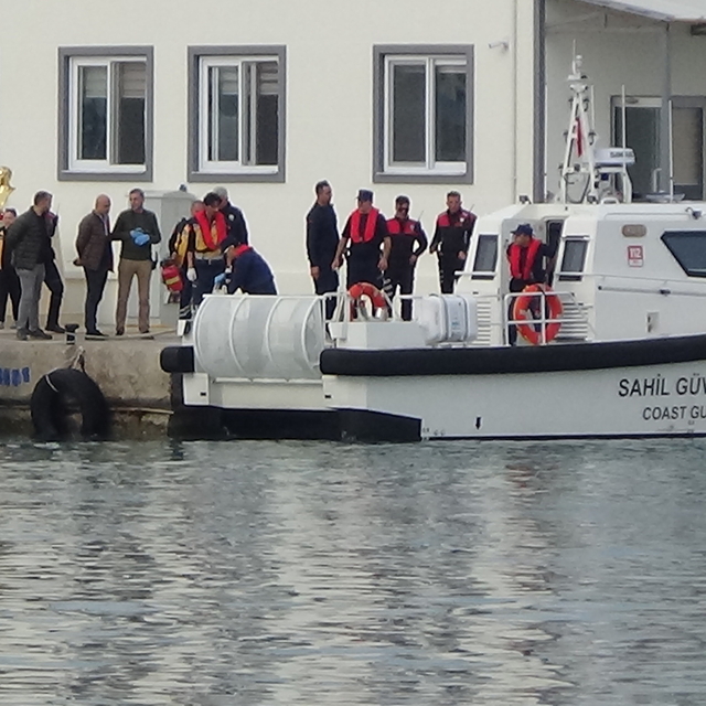 Mersin'de denizde erkek cesedi bulundu