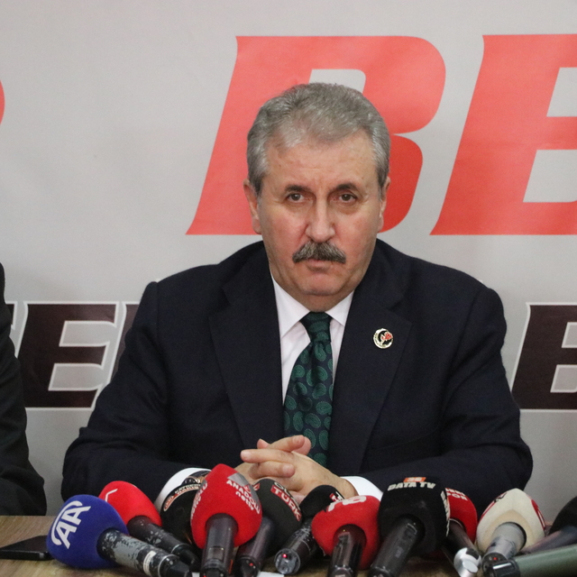 Mustafa Destici: Milyonlarca mültecinin döneceğine inanıyorum (2)