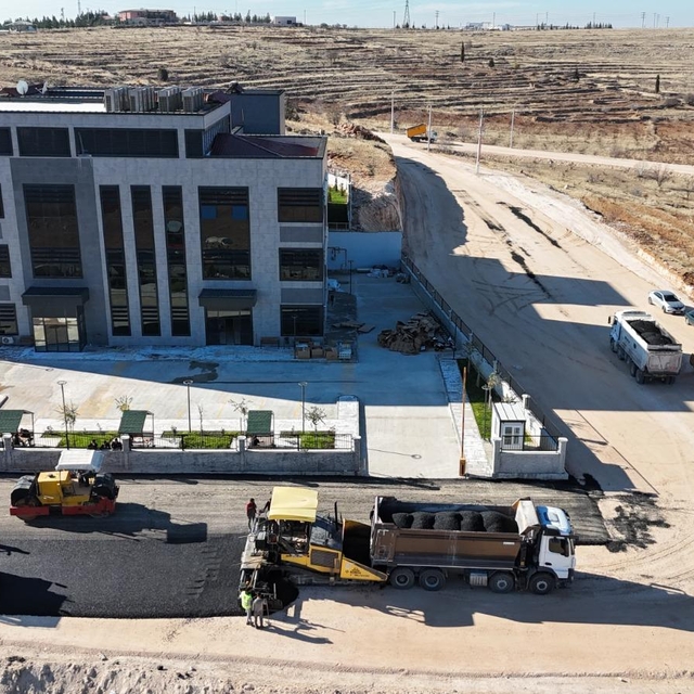 Ağız ve Diş Sağlığı Merkezi yolunda asfalt çalışması