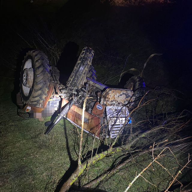 Samsun'da devrilen traktörün sürücüsü öldü