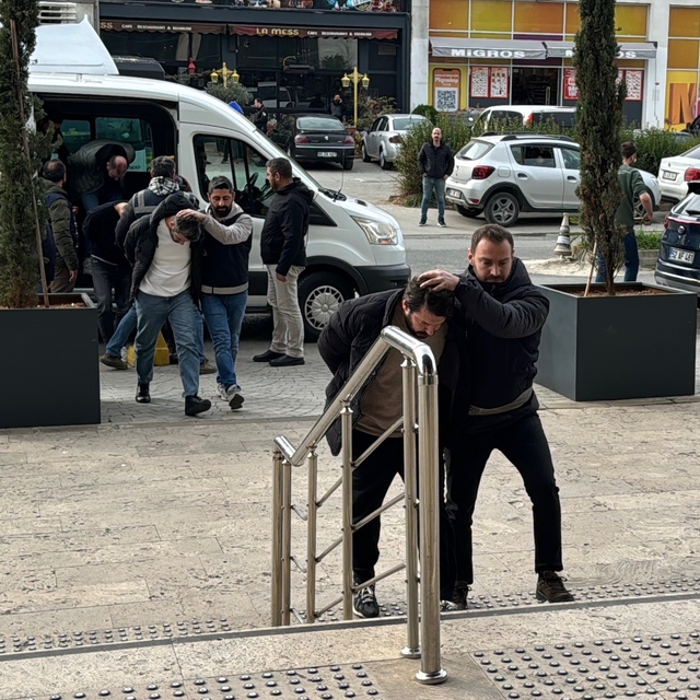Trabzon'da döviz bürosunun soyulmasıyla ilgili gözaltındaki 7 şüpheli serbe...