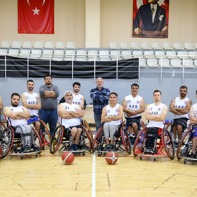 Antalya Büyükşehir Belediyesi tekerlekli sandalye basketbol takımında hedef...