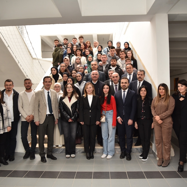 OMÜ Rektörü Fatma Aydın, MYO'ları ziyaret etti