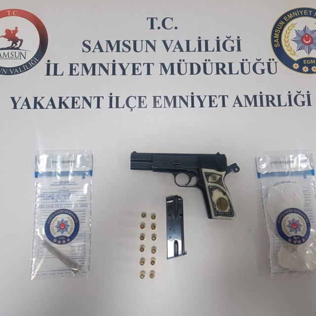 Yakakent'te uyuşturucu ve silah ele geçirildi