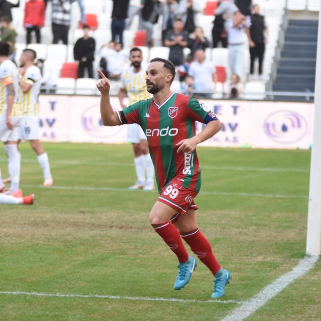 Karşıyaka'da 3 isim ihtar çekti