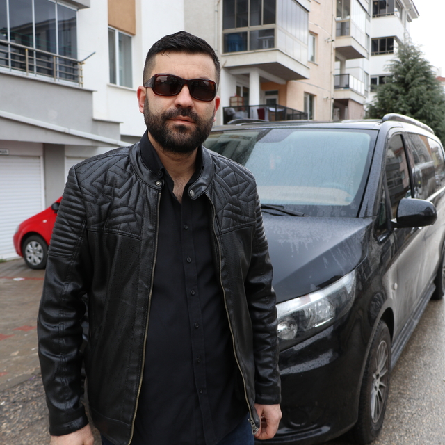 Gözlüklerinden kurtulmak isterken gözlerini kaybetti