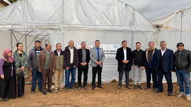 Beyşehir'de seralar üreticilerle buluşturuldu