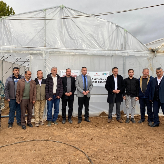 Beyşehir'de seralar üreticilerle buluşturuldu