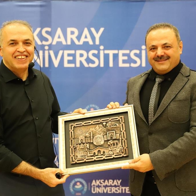 Aksaray Üniversitesi'nde "Yapay Genel Zekaya Giden Yol" konferansı yapıldı