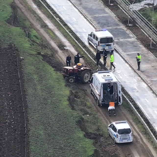Tokat'ta devrilen traktörün sürücüsü öldü