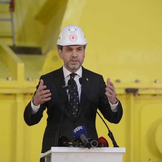 Bakan Bayraktar: İlk reaktörü 2025'te deneme üretimine alacağız