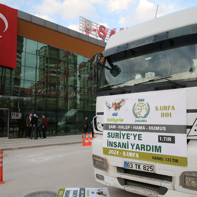 Şanlıurfa'dan Suriye'ye 5 tır yardım gönderildi