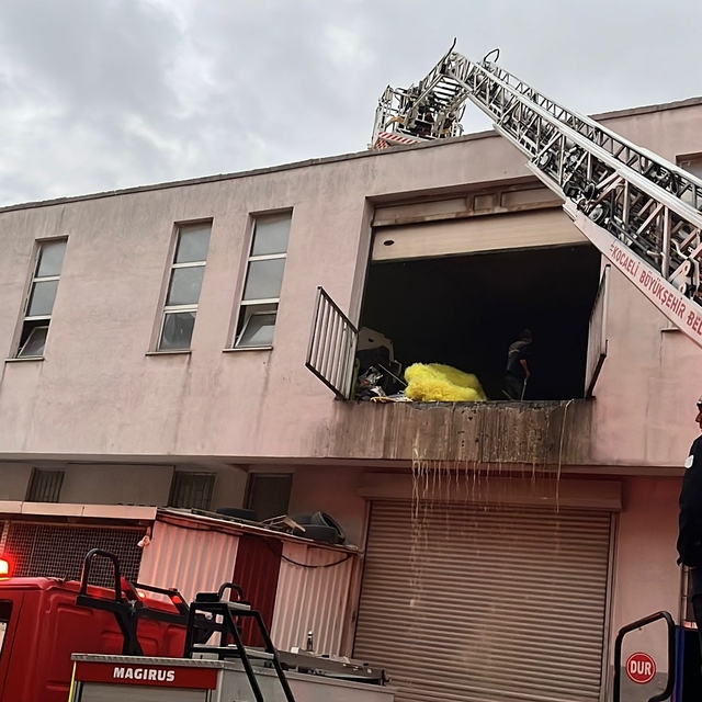 Plastik imalathanesinde çıkan yangın kontrol altına alındı