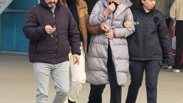 Kredi kartı ile hırsızlık yapan 2 kadın, bebekleri olduğu için ev hapsine çarptırıldı