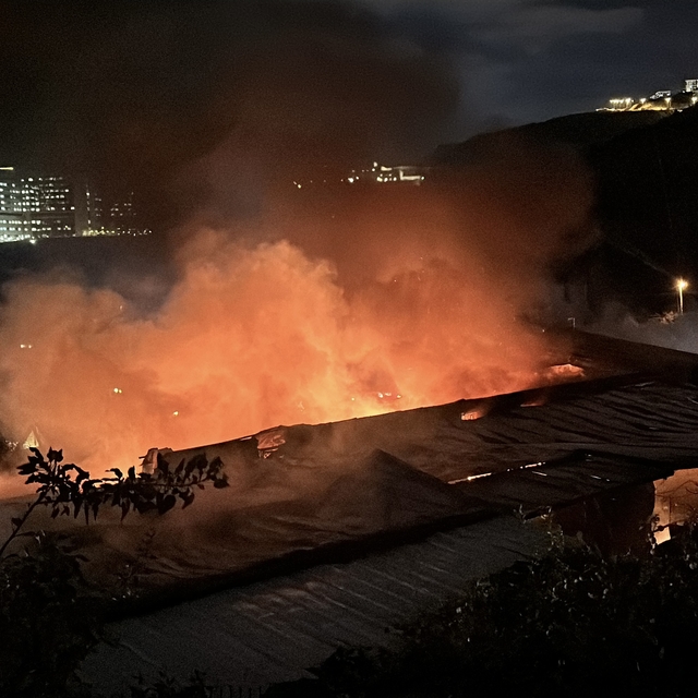 İzmir'de tekstil fabrikasında yangın