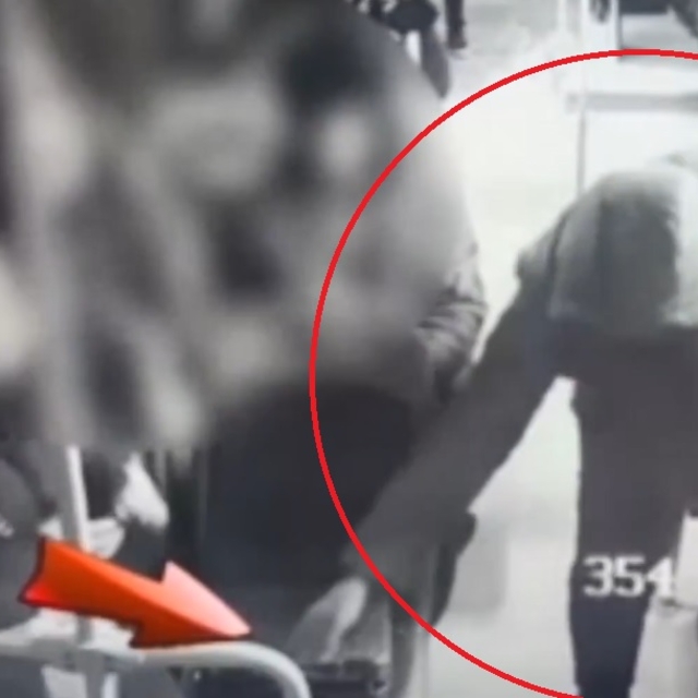 Kayseri'de özel halk otobüsündeki hırsızlık anı kamerada; şüpheli yakalandı