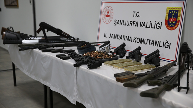 Şanlıurfa'da silah kaçakçılığı operasyonunda 18 zanlı yakalandı