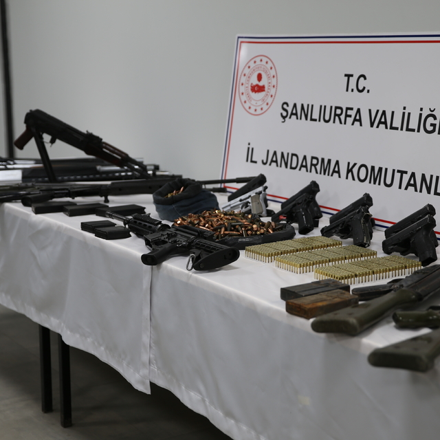 Şanlıurfa'da silah kaçakçılığı operasyonunda 18 zanlı yakalandı